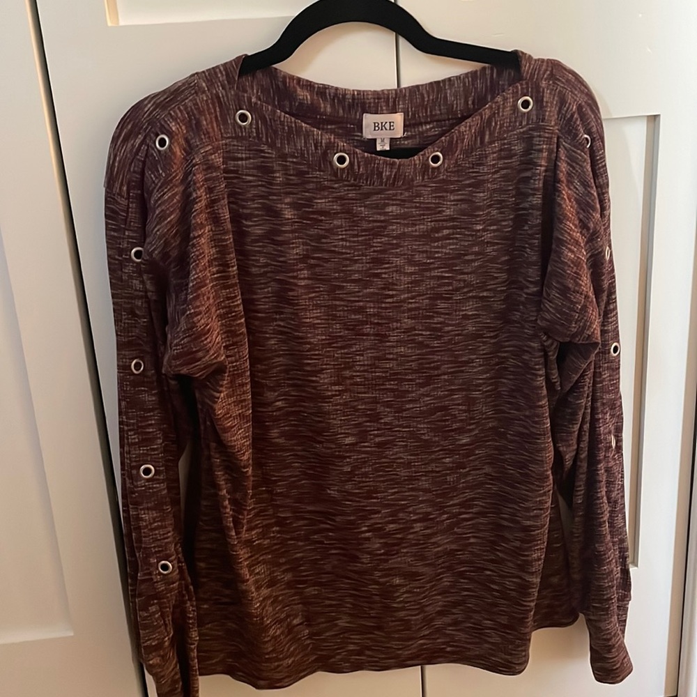 Long sleeve with detail down arms